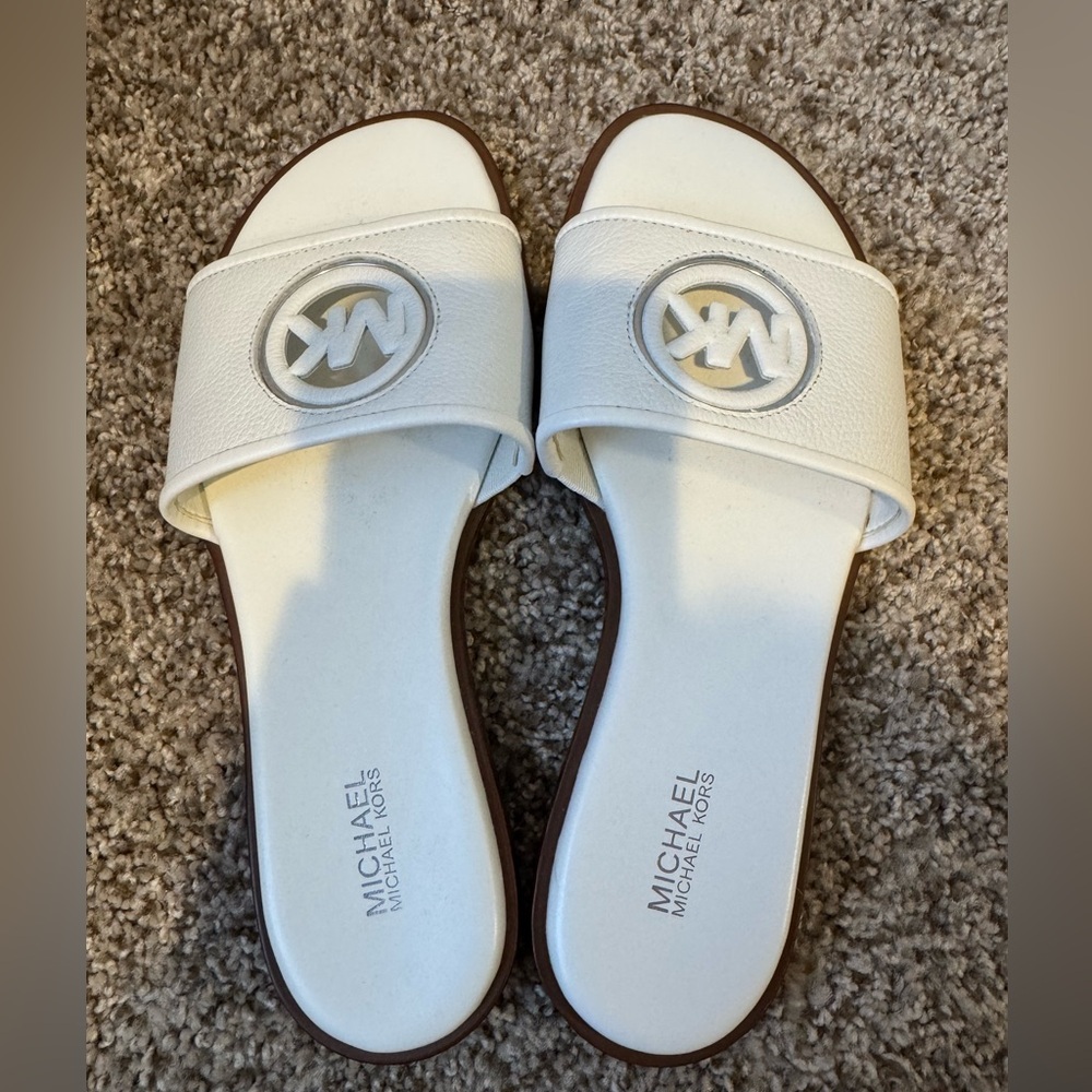 Michael Kors Deanna Cutout Leather Slide Sandal - Picture 2 of 6